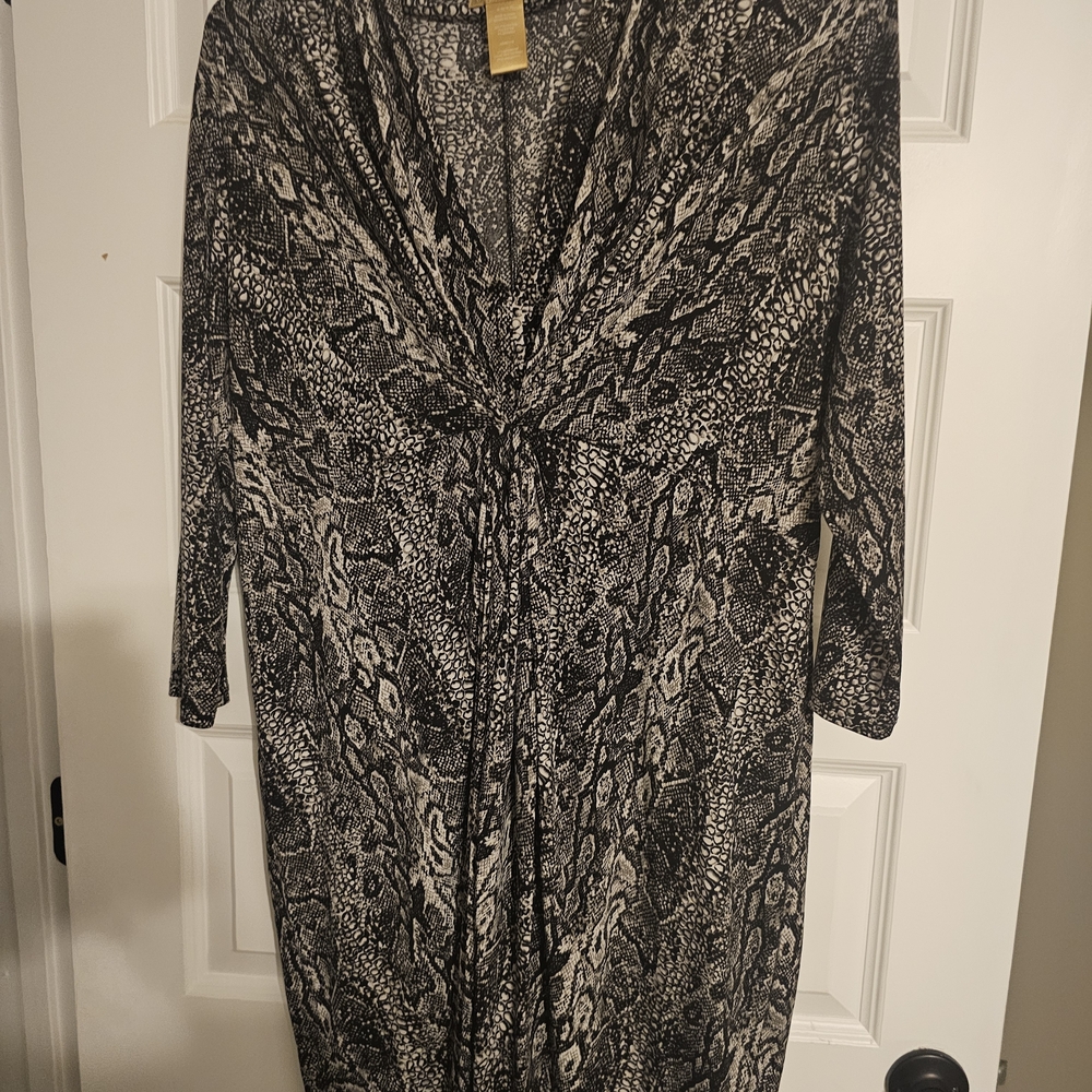 Miss Tina Black and Gray Midi Dress - Picture 2 of 4